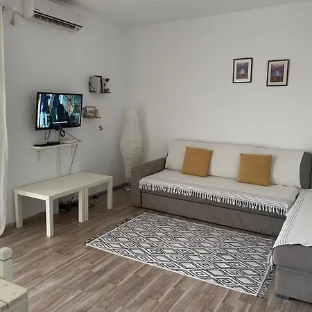 Seaside In Government Apartment Durres