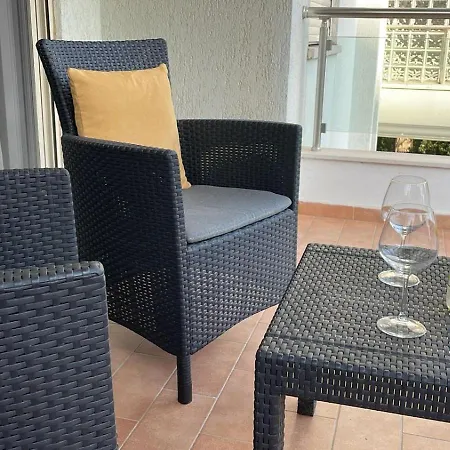 Seaside In Government Apartman *